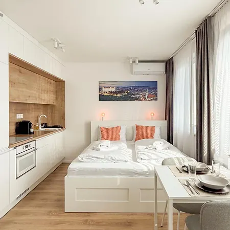 Bright Ac Parking Airport Appartement *